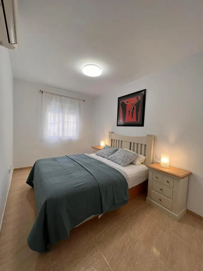 Torremolinos Centro - Beautiful , Newly Renovated 2 Bedroom Apartment España